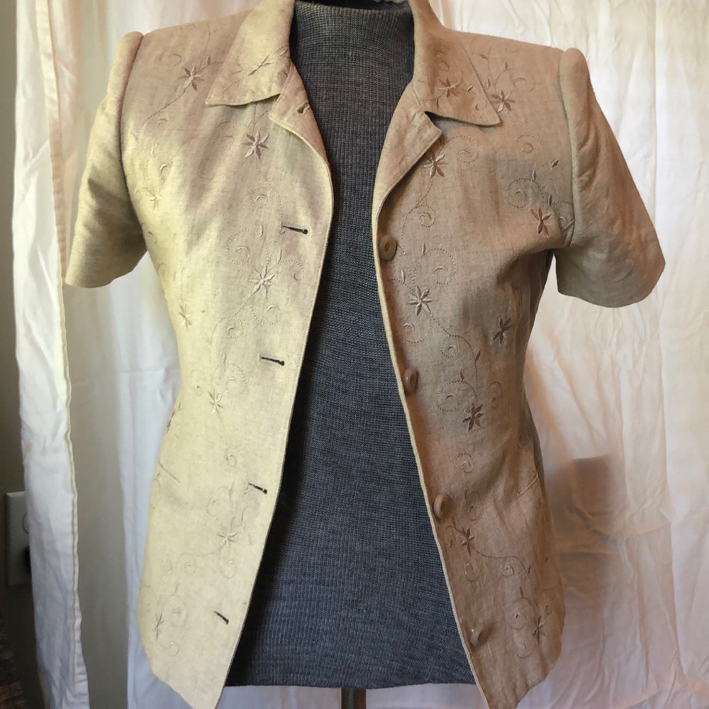 Women’s short sleeve button down blouse